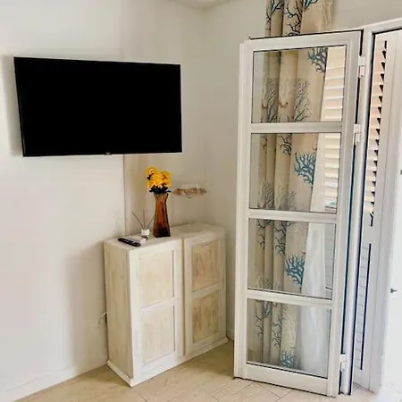 Apartment Poolside Paradise - Orlandito *